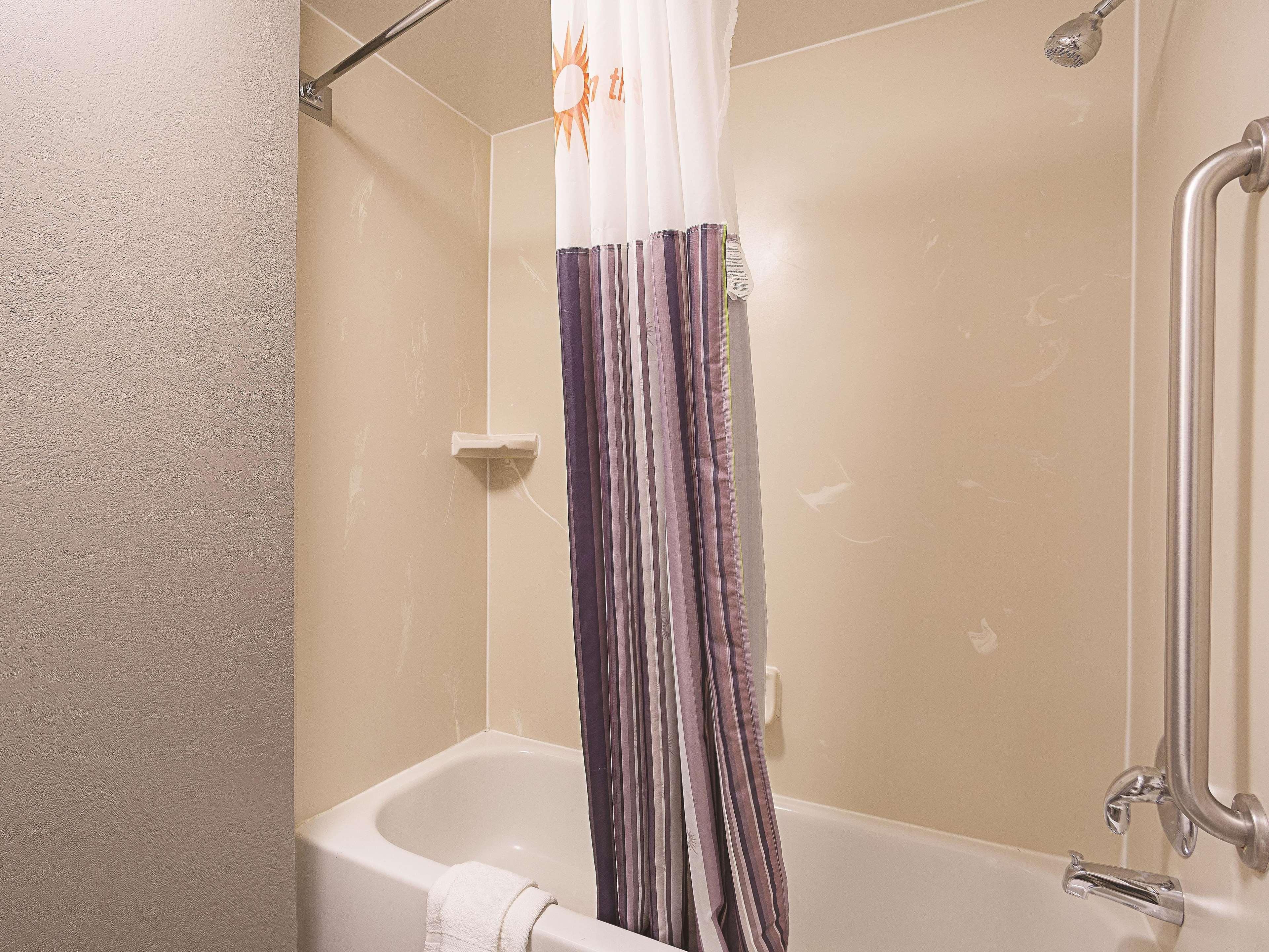 Hotel La Quinta By Wyndham Warwick Providence Airport Extérieur photo
