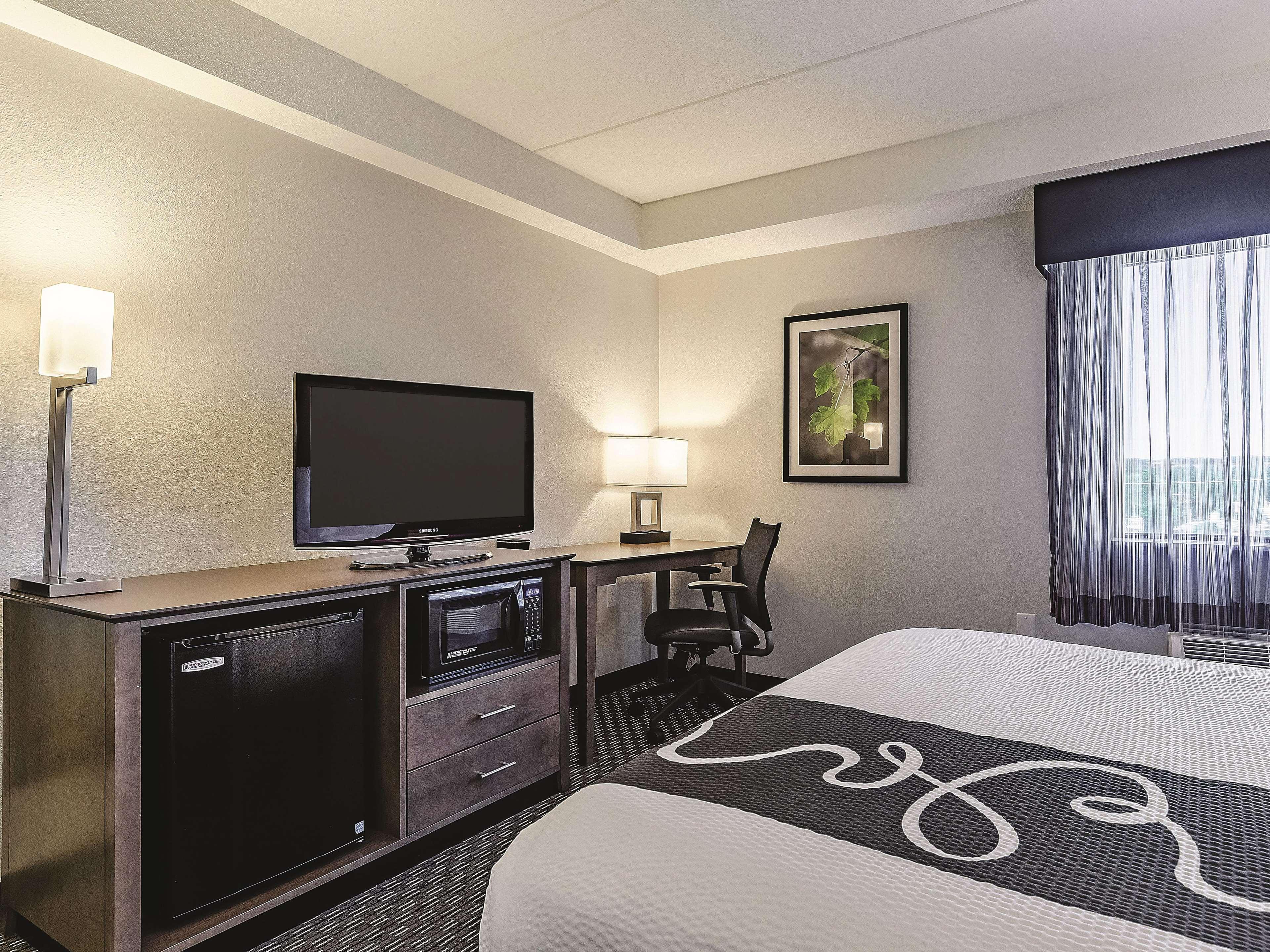 Hotel La Quinta By Wyndham Warwick Providence Airport Extérieur photo