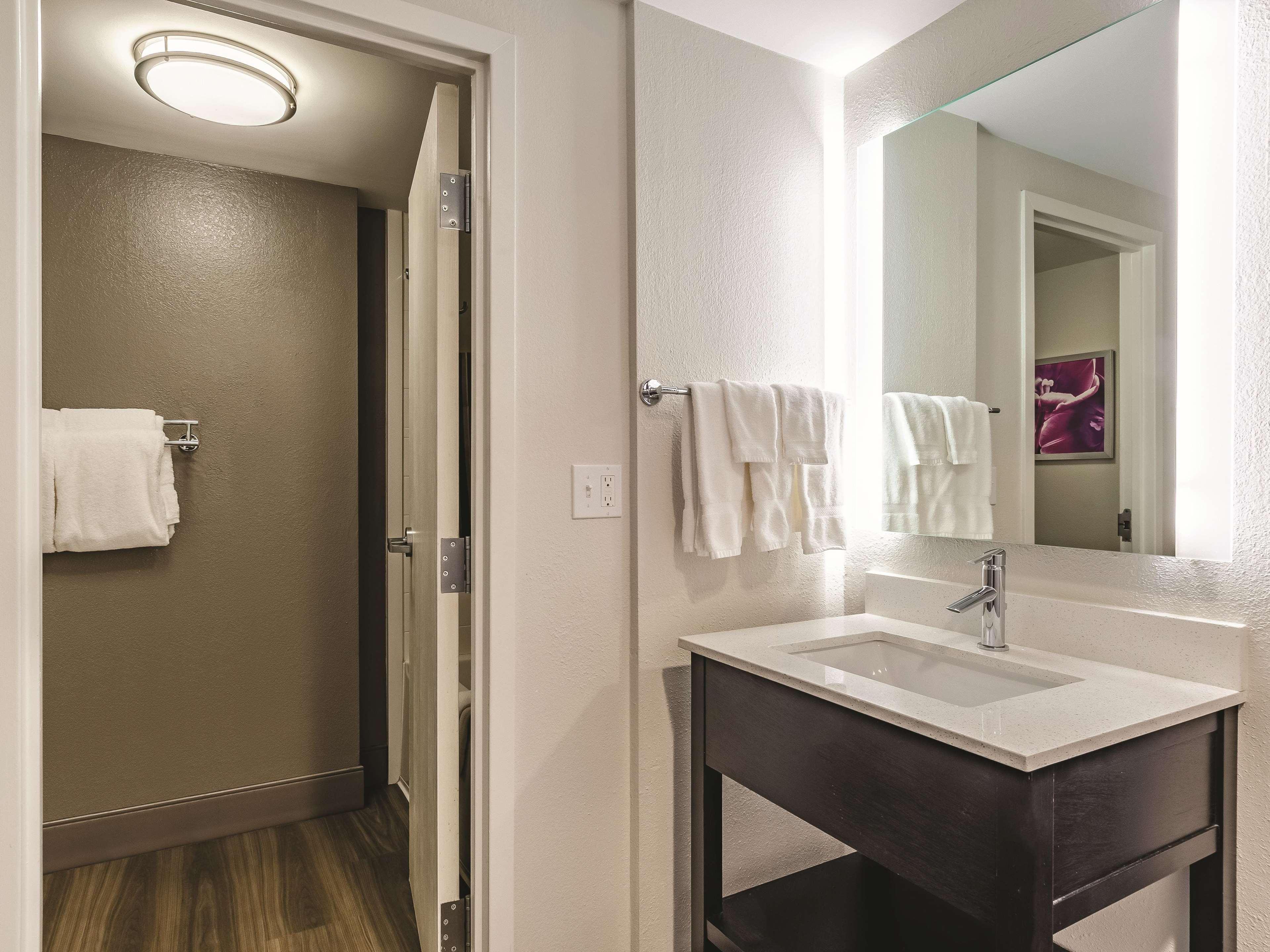Hotel La Quinta By Wyndham Warwick Providence Airport Extérieur photo