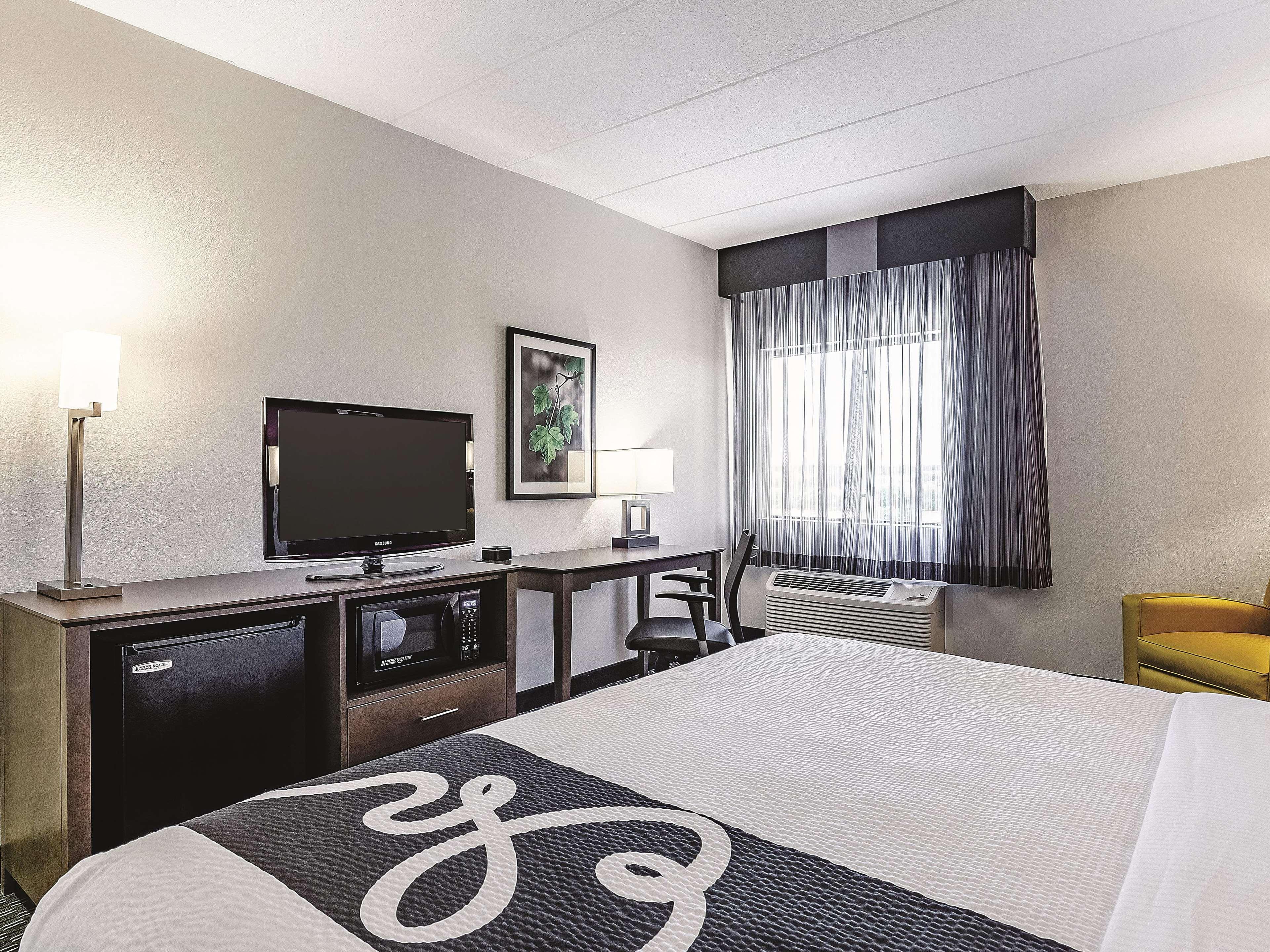 Hotel La Quinta By Wyndham Warwick Providence Airport Extérieur photo