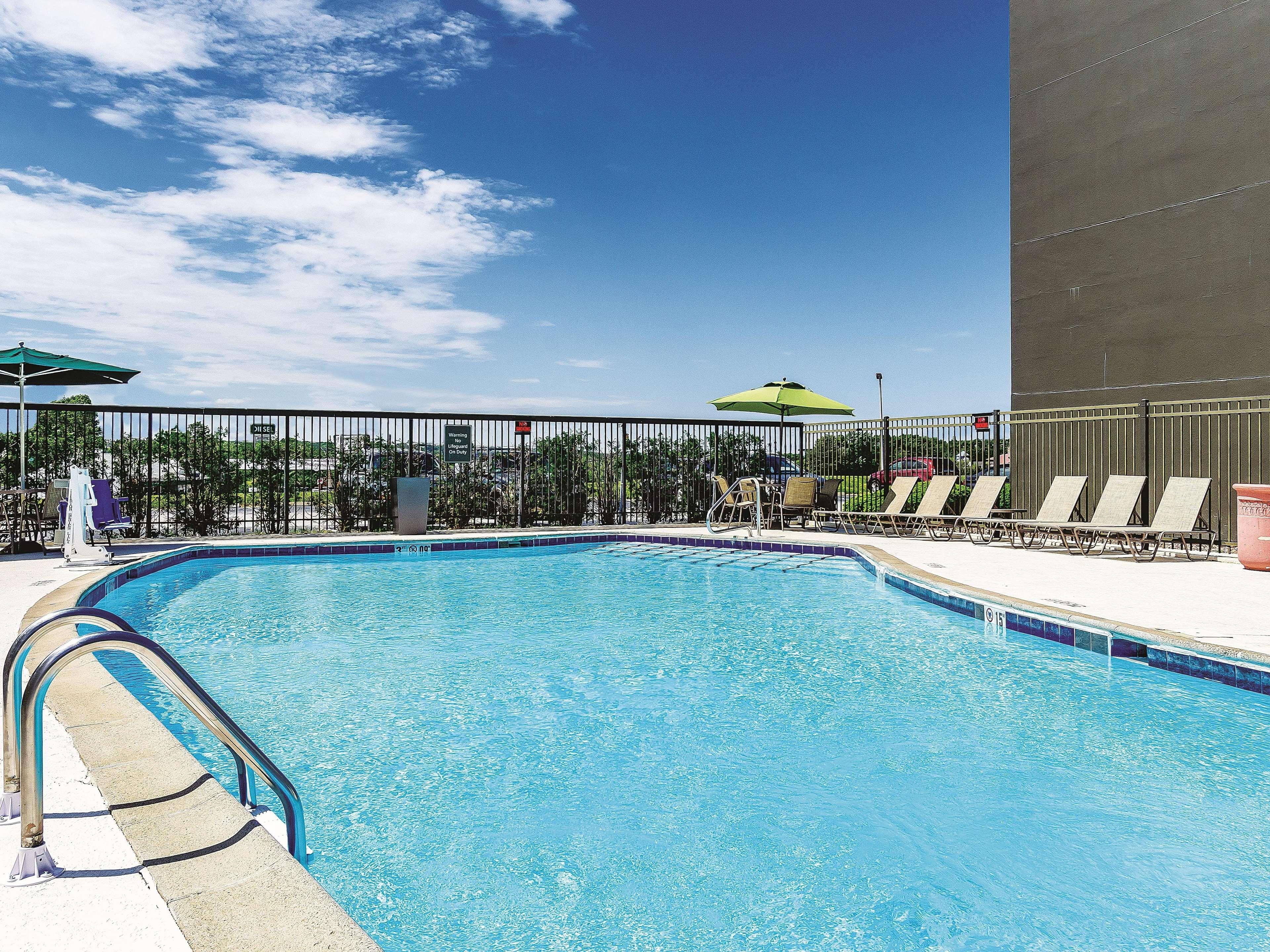 Hotel La Quinta By Wyndham Warwick Providence Airport Extérieur photo