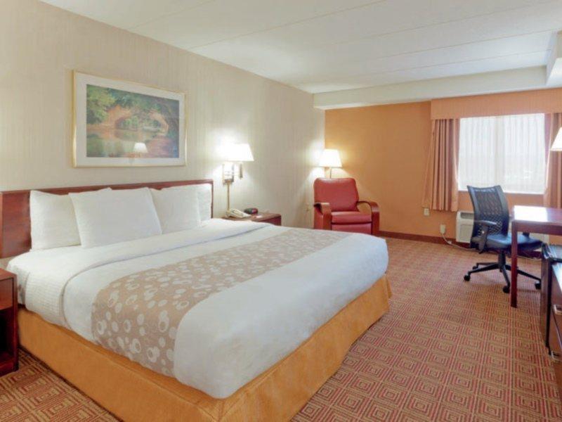 Hotel La Quinta By Wyndham Warwick Providence Airport Extérieur photo