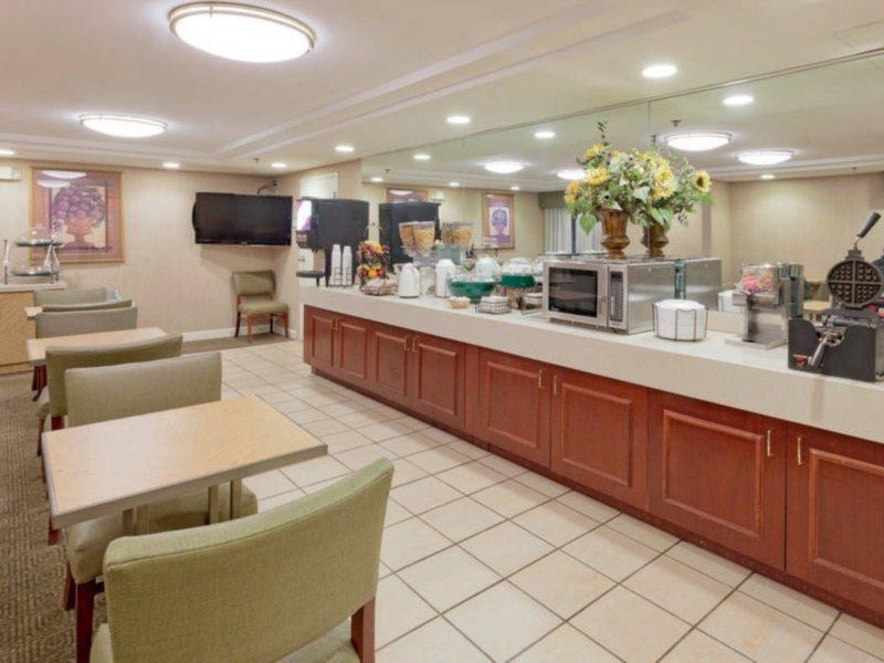 Hotel La Quinta By Wyndham Warwick Providence Airport Extérieur photo