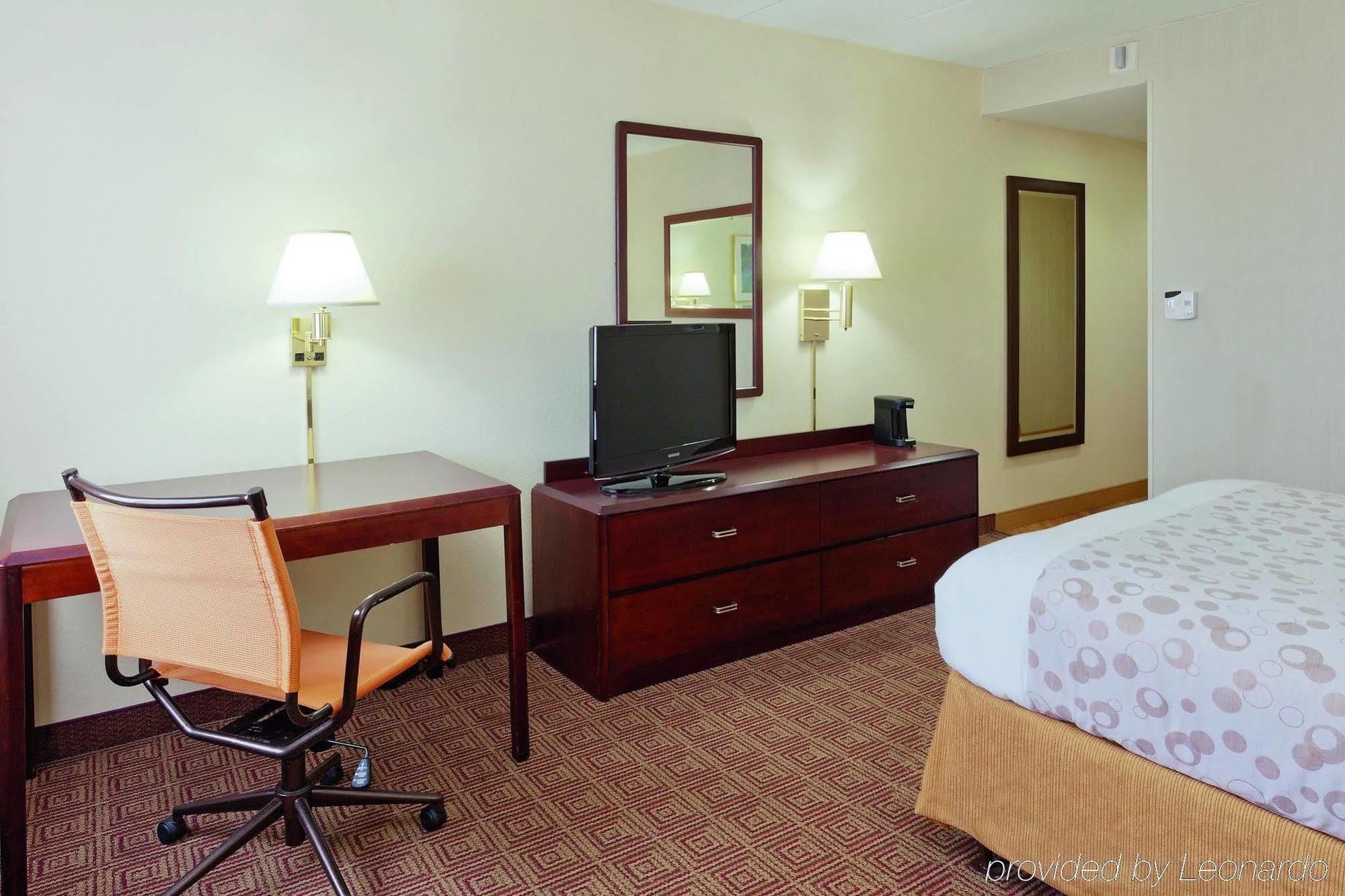 Hotel La Quinta By Wyndham Warwick Providence Airport Extérieur photo