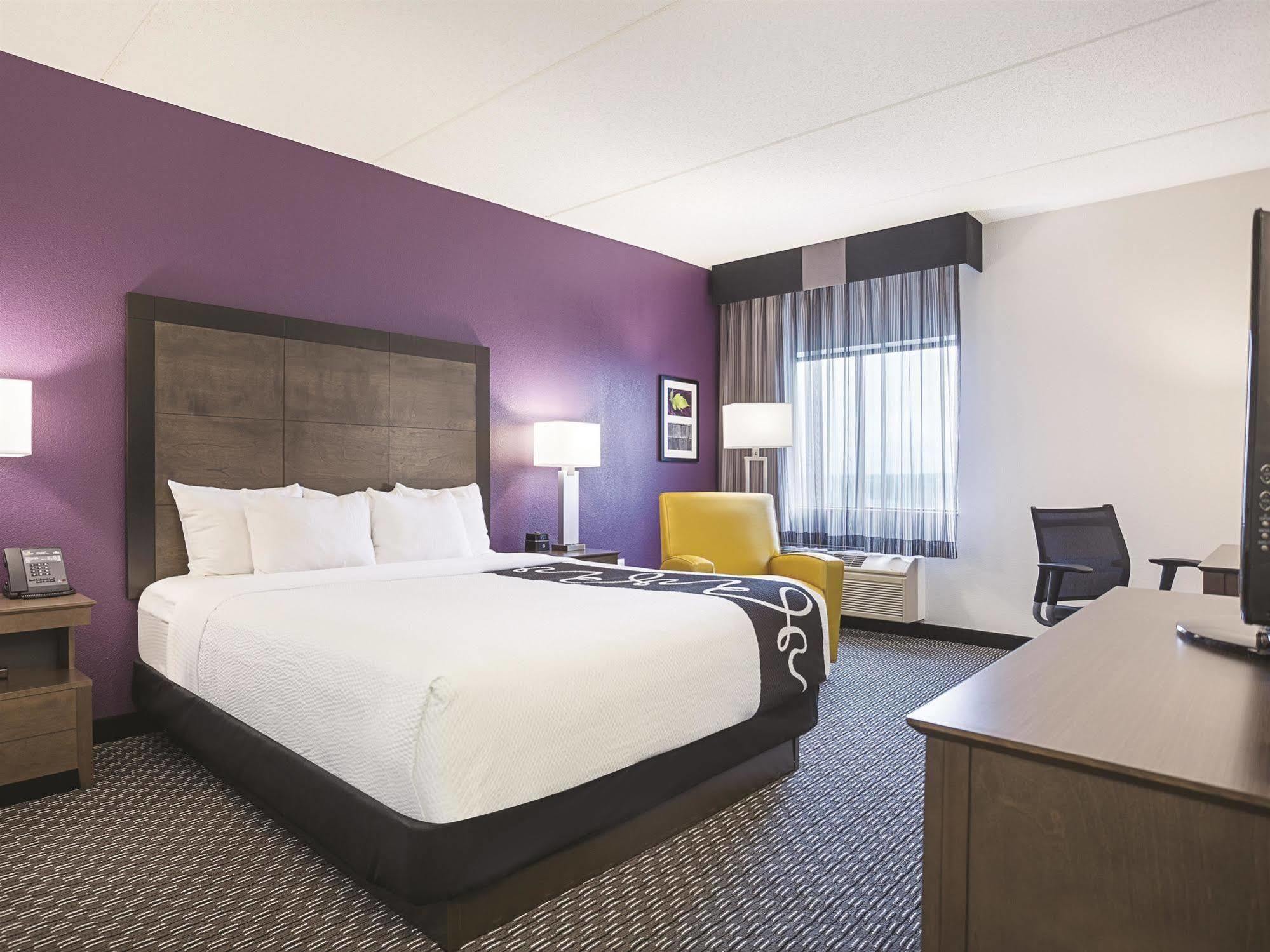 Hotel La Quinta By Wyndham Warwick Providence Airport Extérieur photo